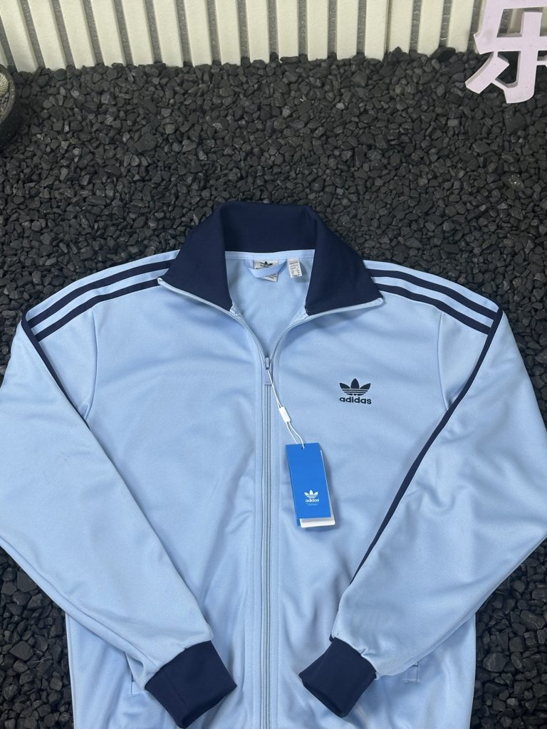 adidas トラックジャケット オリジナルス ミニロゴ チェーン付き ライトブルー/ネイビー ナイロン - 画像 3