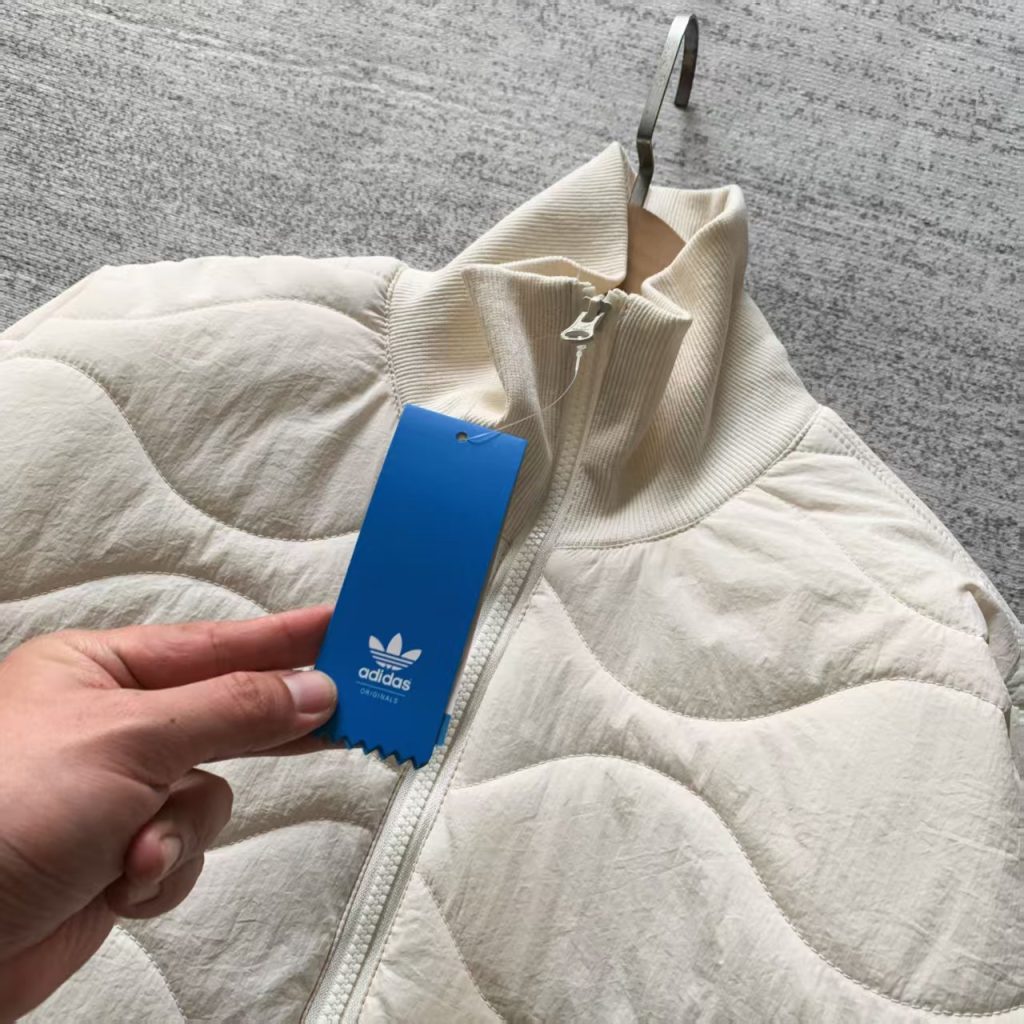 ADIDAS ORIGINALS ダウンジャケット ミニサイズ ワッペン付き ブラック ホワイト 2色展開 - 画像 8
