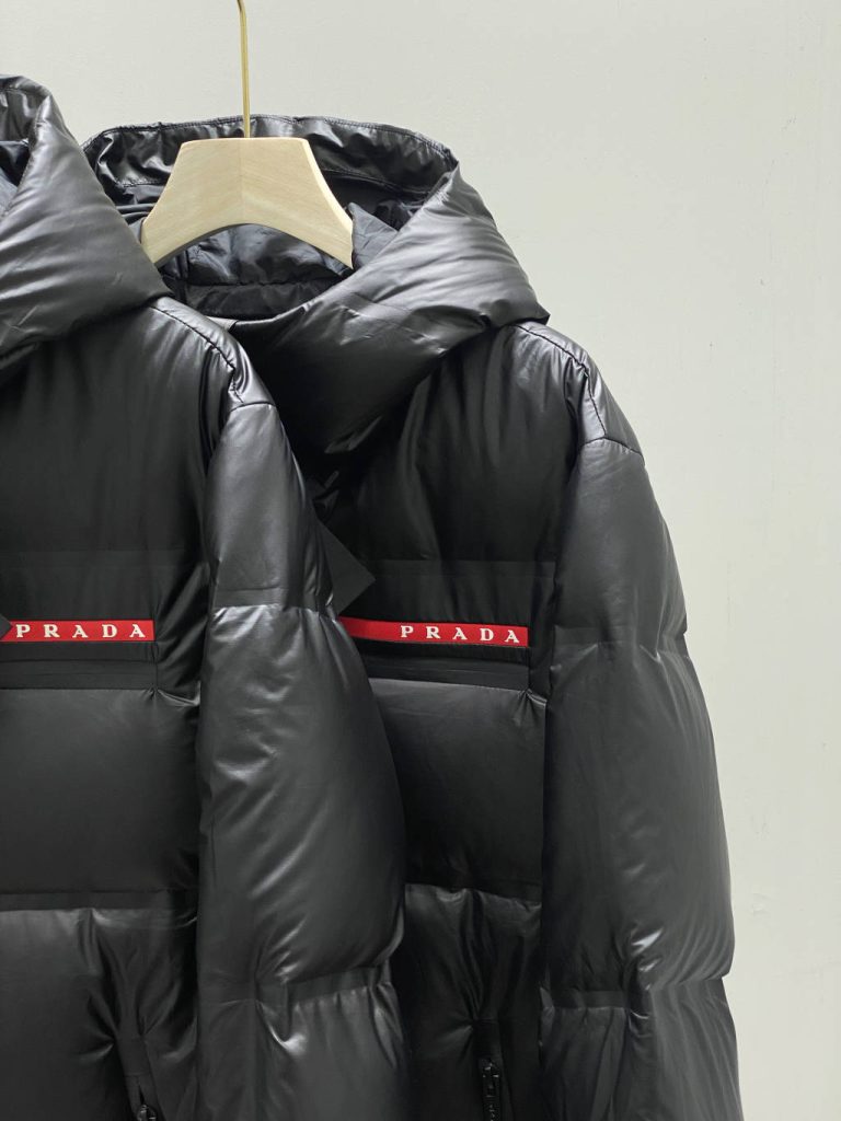 PRADA ダウンジャケット レッドロゴ 2WAY マイナス20度対応 グラフェンパッディング ブラック ポリエステル - 画像 6