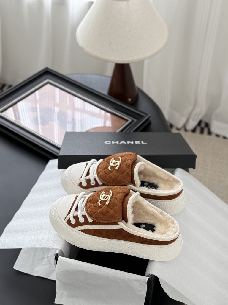 【箱付き/即納】CHANEL シャネル 靴 スニーカー ボア素材 ココマーク 茶/白【2025秋冬/プレゼント】 - 画像 6