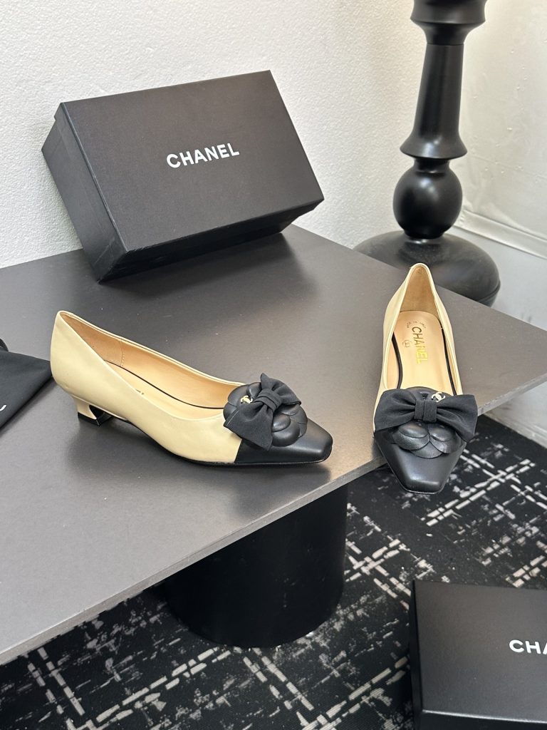 CHANEL シャネル フラットシューズ 本革 ブラック ベージュ 全2色 - 画像 3