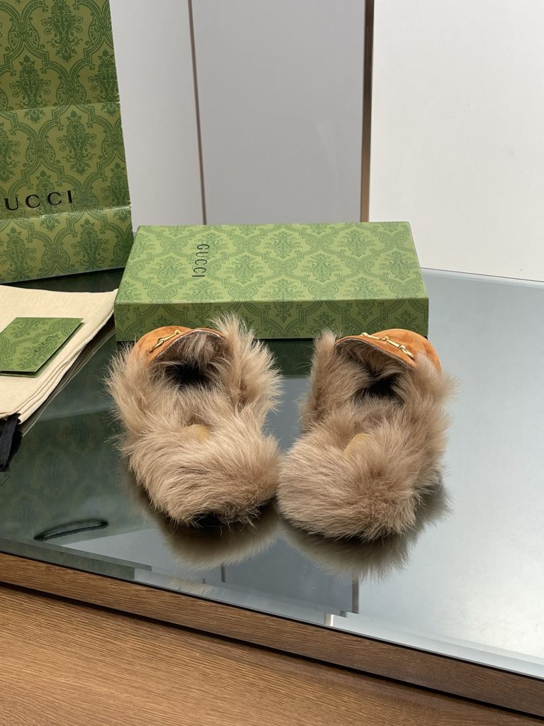 GUCCI グッチ フラットシューズ 本革 通勤 ブラック - 画像 4