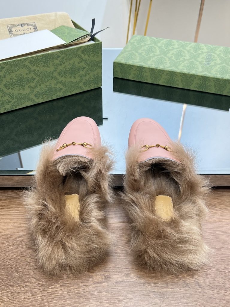 GUCCI グッチ フラットシューズ 本革 通勤 ファー付き ピンク - 画像 4