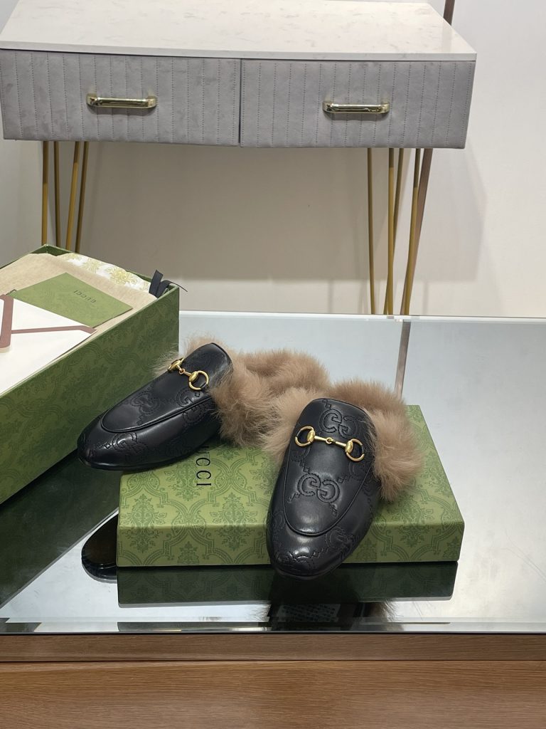 GUCCI グッチ フラットシューズ 本革 軽量 ファー付き ブラック - 画像 7