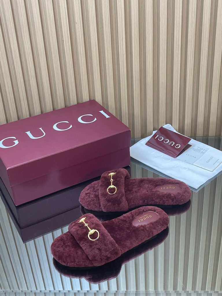 GUCCI グッチ フラットシューズ ファー ホワイトカラー ブラック - 画像 4