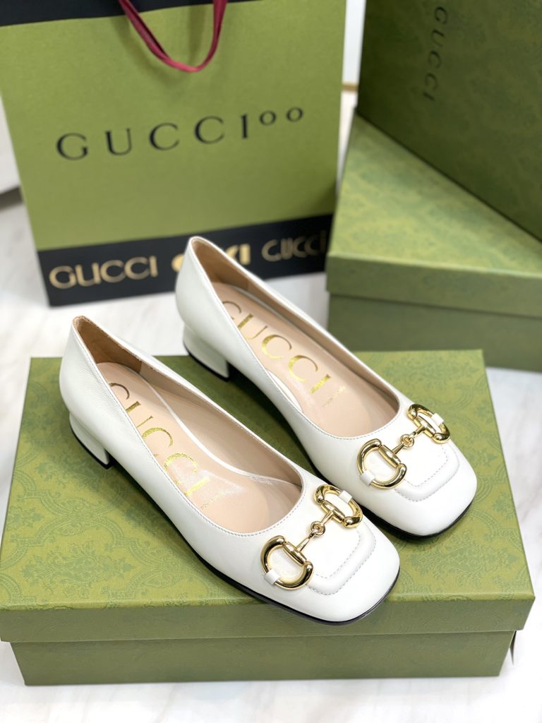 GUCCI グッチ フラットシューズ 本革 通勤 通学 ブラック - 画像 2