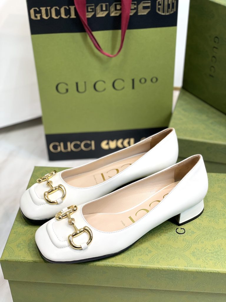 GUCCI グッチ フラットシューズ 本革 通勤 通学 ブラック - 画像 3
