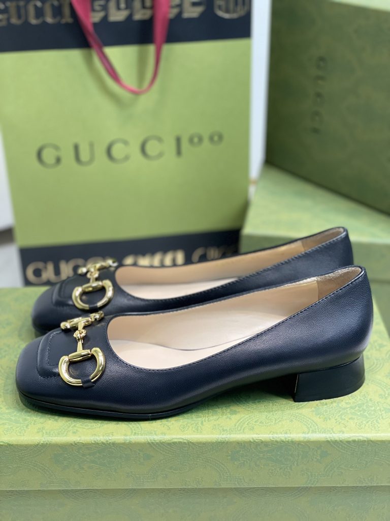 GUCCI グッチ フラットシューズ 本革 通勤 黒色 - 画像 4