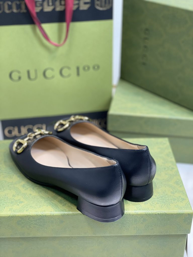 GUCCI グッチ フラットシューズ 本革 通勤 黒色 - 画像 5