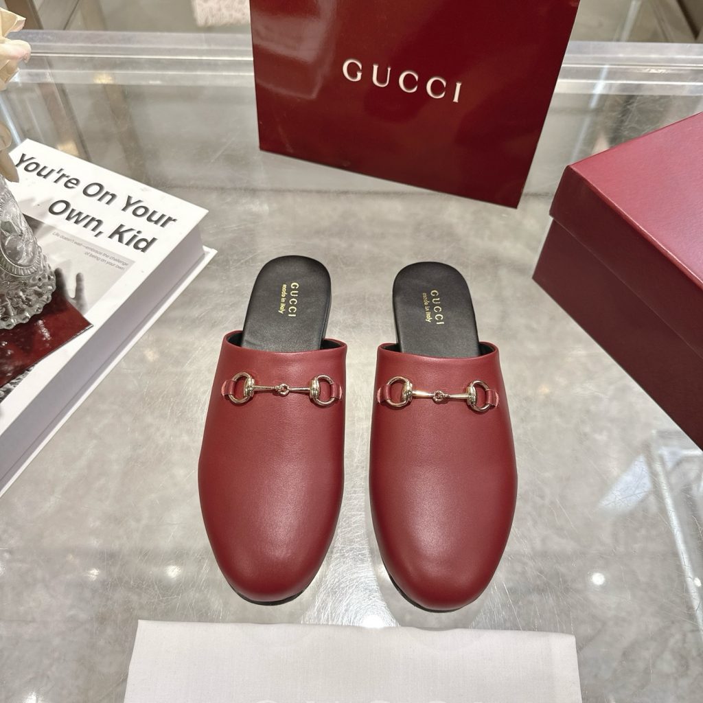 Gucciの靴を予算内で探す前に見るブラックのポイント
