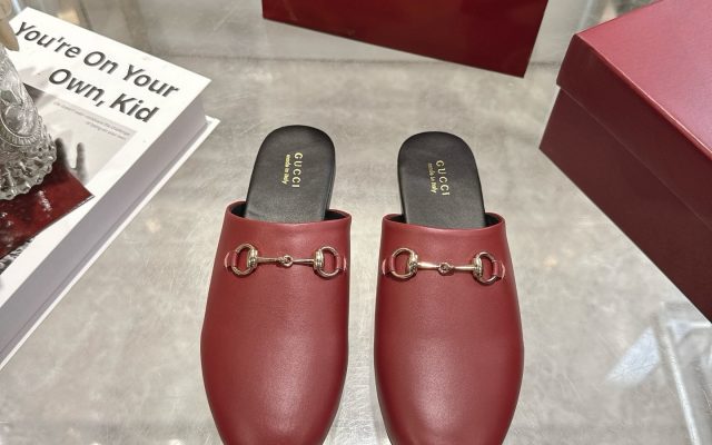 Gucciの靴を予算内で探す前に見るブラックのポイント