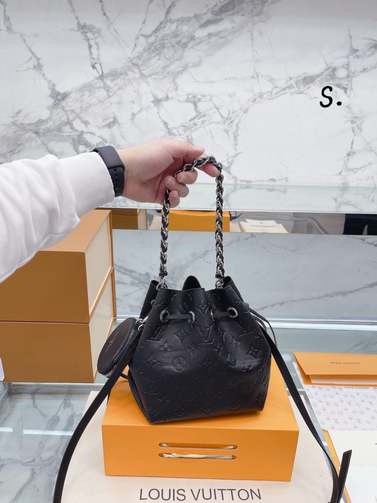 ルイヴィトン Louis Vuitton BELLA レディースバッグ ベラ 巾着バッグ 斜めがけ ショルダーバッグ ハンドバッグ 収納抜群 送料込 2色在庫 モノグラム - 画像 3