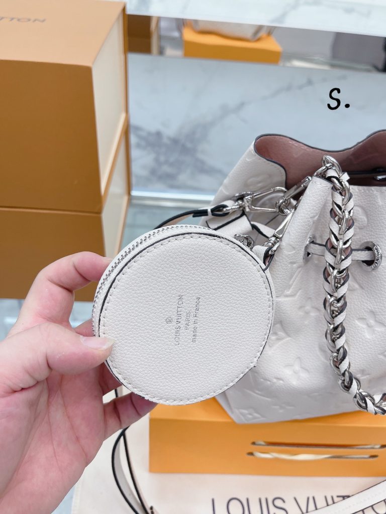 ルイヴィトン Louis Vuitton BELLA レディースバッグ ベラ 巾着バッグ 斜めがけ ショルダーバッグ ハンドバッグ 収納抜群 送料込 2色在庫 モノグラム - 画像 7