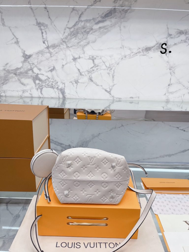 ルイヴィトン Louis Vuitton BELLA レディースバッグ ベラ 巾着バッグ 斜めがけ ショルダーバッグ ハンドバッグ 収納抜群 送料込 2色在庫 モノグラム - 画像 8