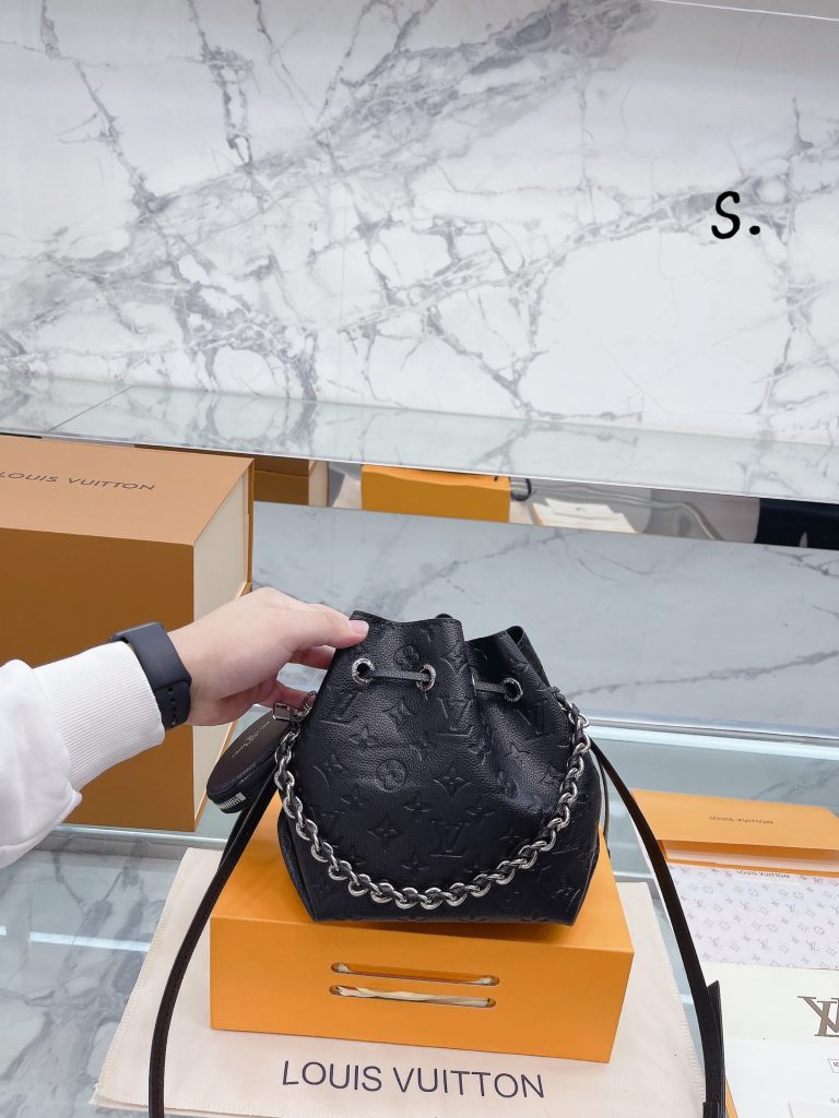 ルイヴィトン Louis Vuitton BELLA レディースバッグ ベラ 巾着バッグ 斜めがけ ショルダーバッグ ハンドバッグ 収納抜群 送料込 2色在庫 モノグラム - 画像 4