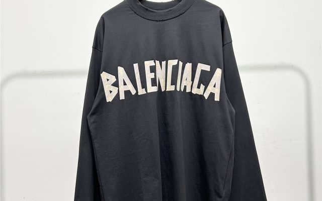 ブランドアイテムのTシャツは価格・収納・合わせ方でどう見るか