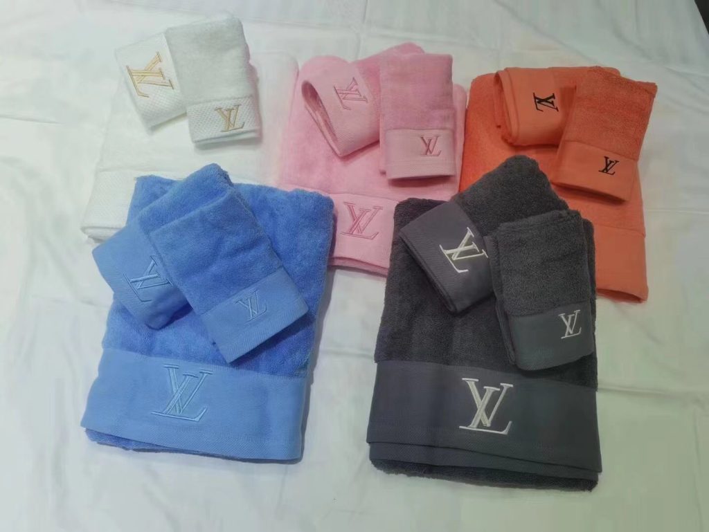 LVバスタオル3枚セット　Louis Vuitton　タオルセットルイ ヴィトン　デイリータオル　パレオ/湯上がりタオル　お風呂グッズ家庭用Louis Vuitton - 画像 2