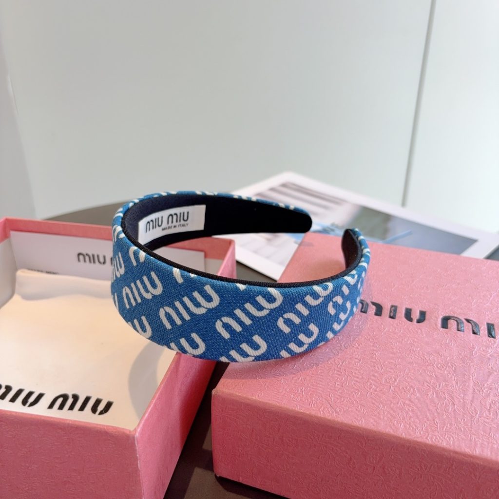 MIU MIU ミウミウ ヘアバンド ロゴプリント 軽量 ブルー - 画像 7