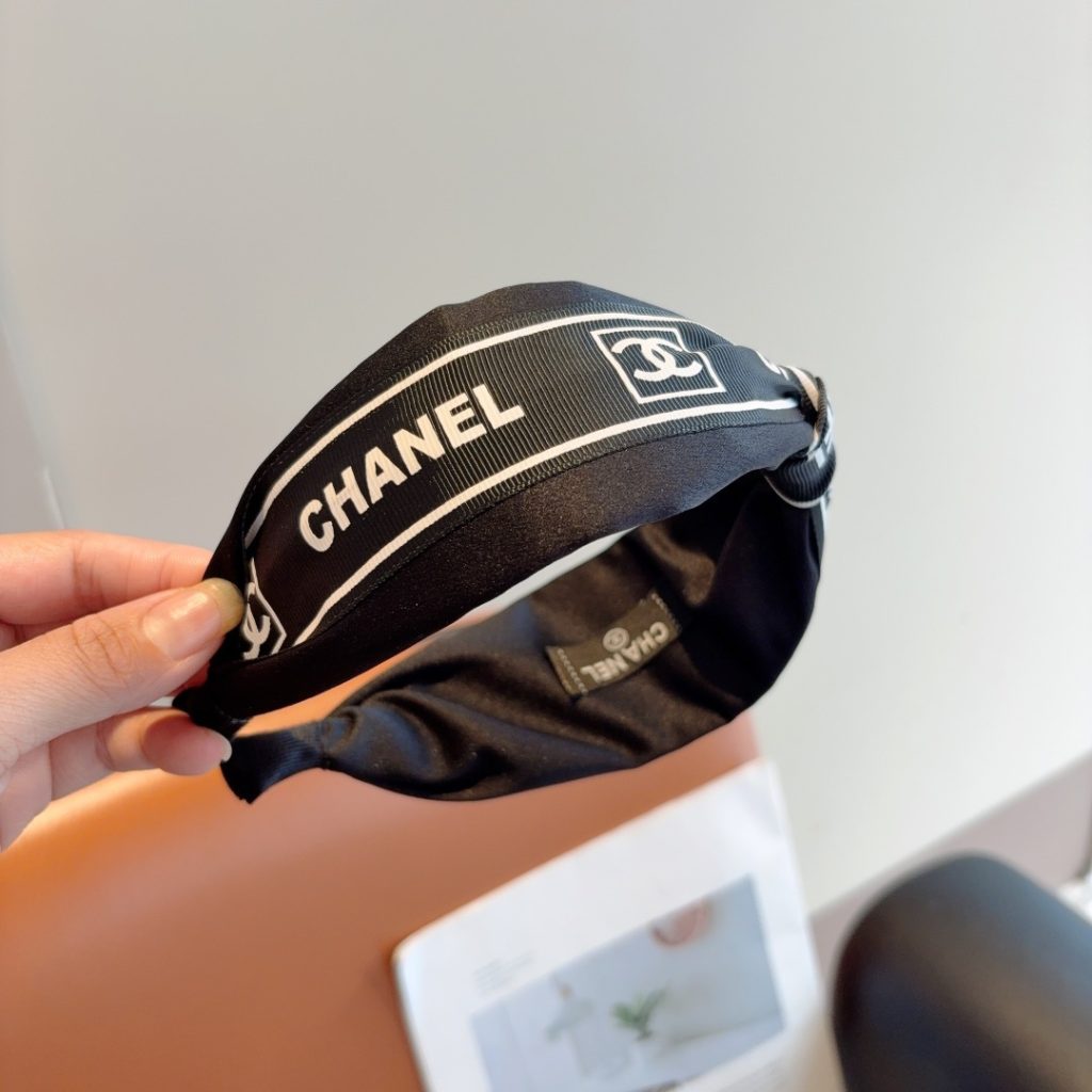CHANEL シャネル ヘアバンド ロゴ プリント ブラック全2色 - 画像 4