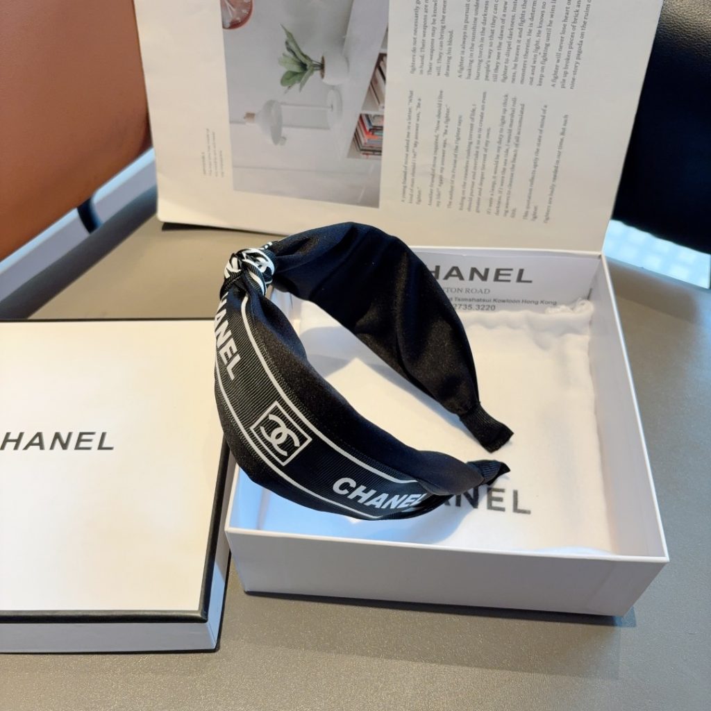 CHANEL シャネル ヘアバンド ロゴ プリント ブラック全2色 - 画像 6