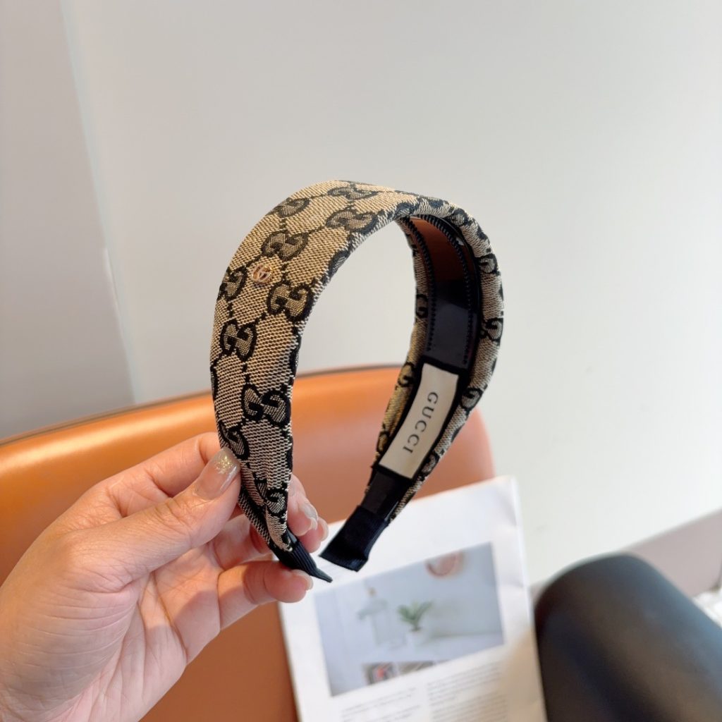 GUCCI グッチ ヘアバンド 本革 通勤 通学 全2色 - 画像 2