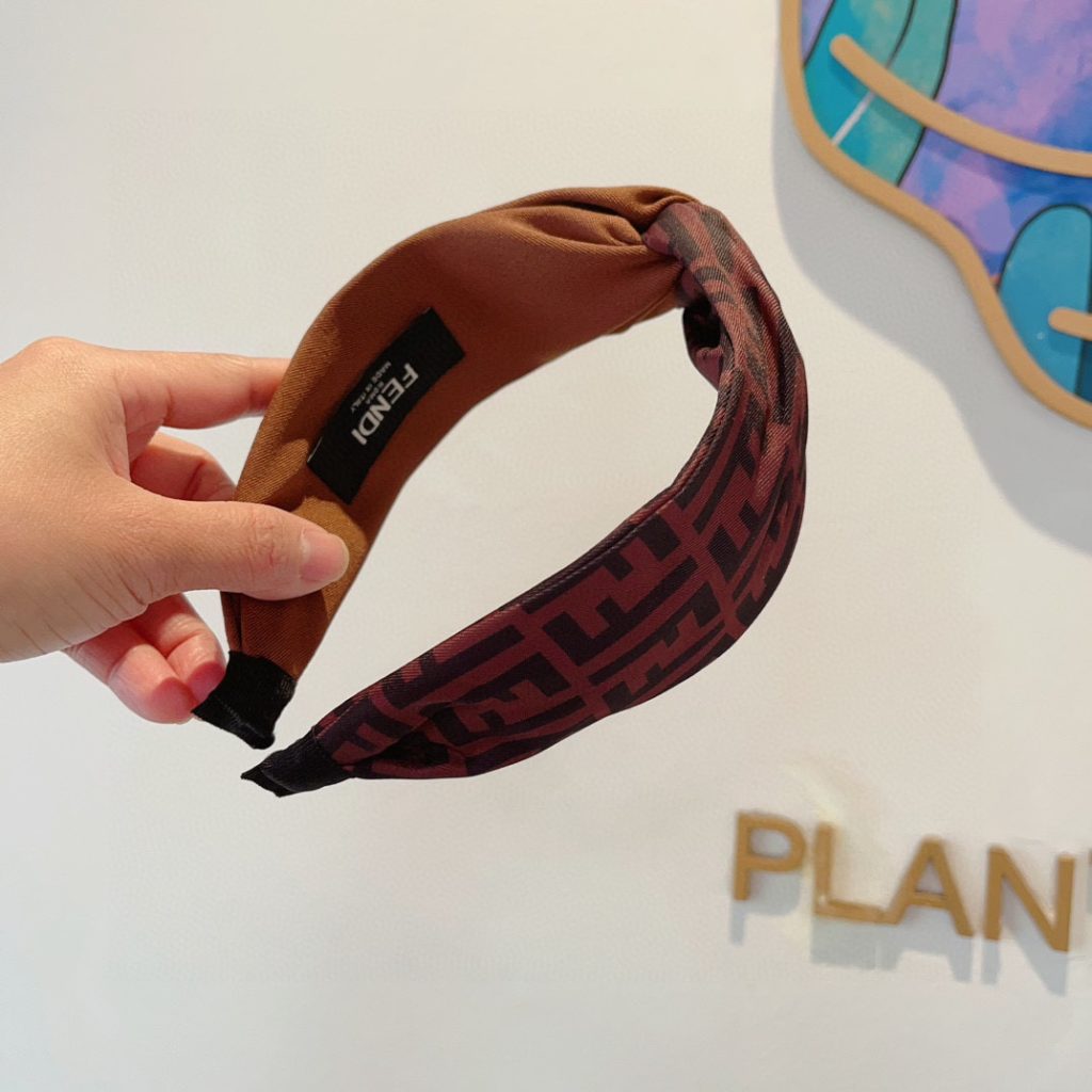FENDI フェンディ ヘッドバンド ファッション ブランド 本革 ブラック 全2色 - 画像 3