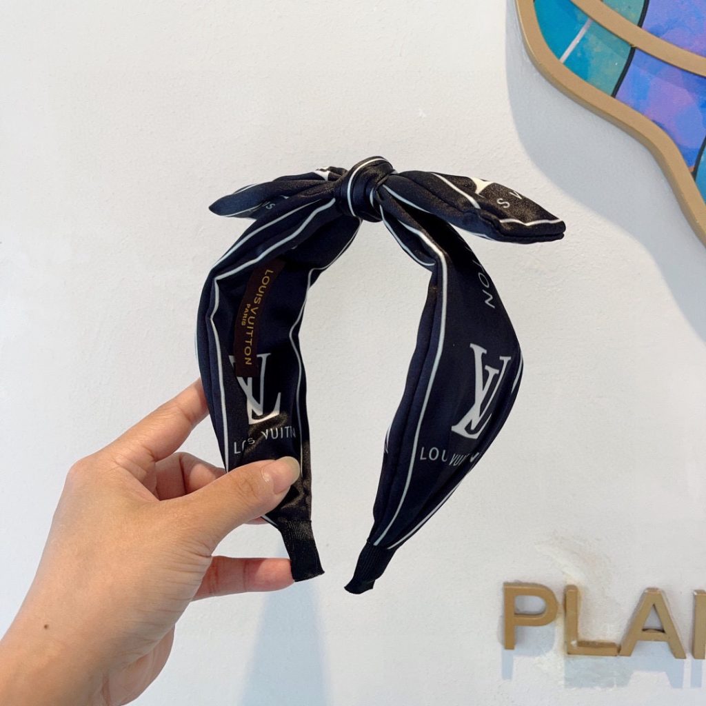 LOUIS VUITTON ルイヴィトン ヘアバンド ロゴ バンド シルク ブラック 全2色 - 画像 2