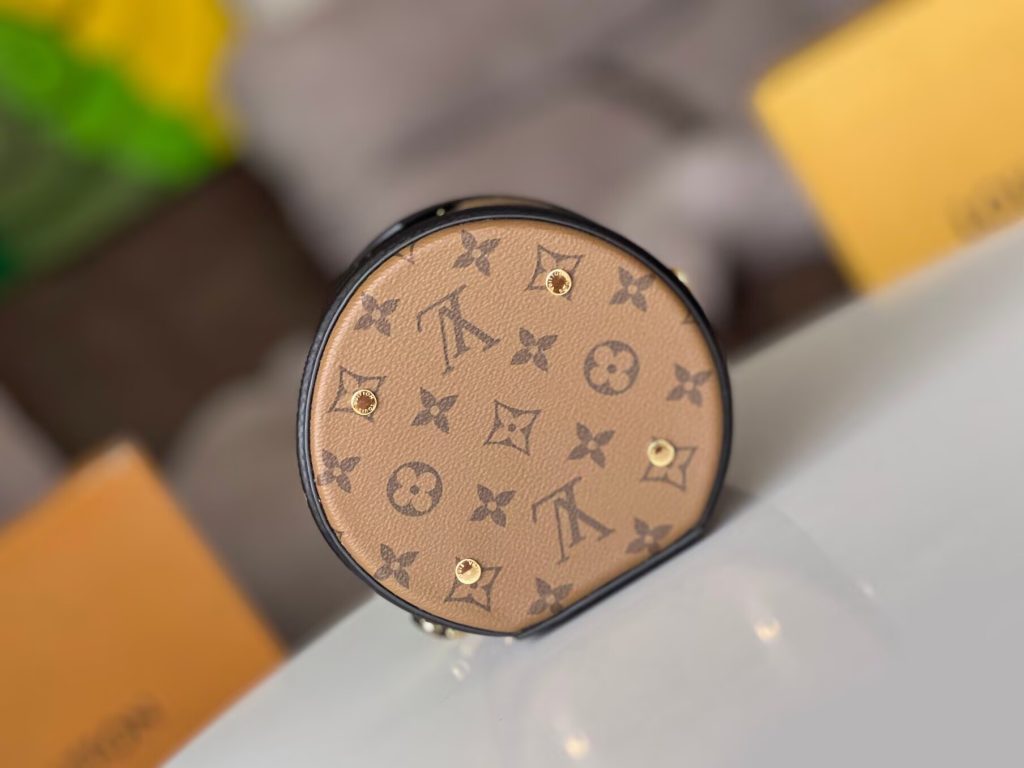 ルイヴィトン　LOUISVUITTON　モノグラム　カンヌ　オシャレ　Cannes　ブラック　ハンドバッグ　ショルダーバッグ - 画像 3