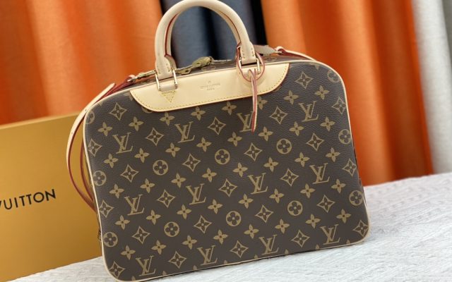 LOUIS VUITTON　BOWLING VANITY　ルイヴィトン　ボウリングバニティ　手提げ　モノグラム　ハンドバッグ　ショルダーバッグ