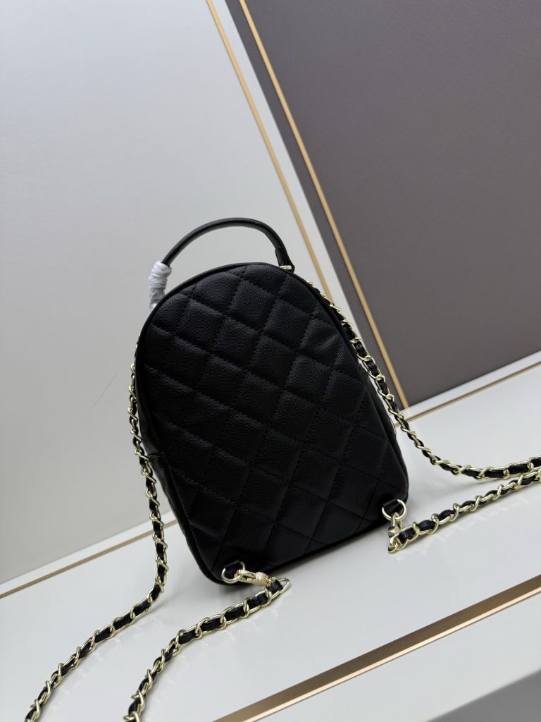 シャネル CHANEL お出掛けにぴったり クラシックミニ リュックサック バックパック レディースバッグ ブラック 送料込 - 画像 3