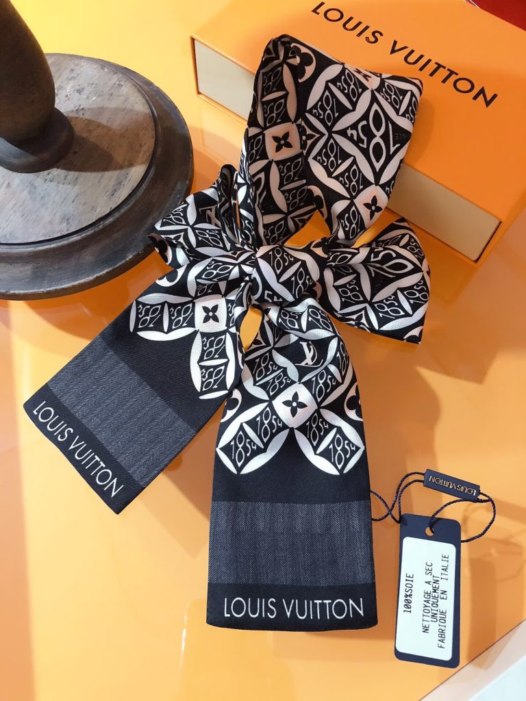 LOUIS VUITTON　ルイヴィトン　バンドー　SINCE 1854 ツイリースカーフ　バックチャーム　レディース　 細スカーフ - 画像 4