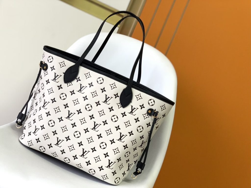 ルイヴィトン　Louis Vuitton　ネヴァーフル MM　モノグラム　ハンドバッグ　ポーチ付き　レディース　トートバッグ　定番人気バッグ　2色選択可能 - 画像 6