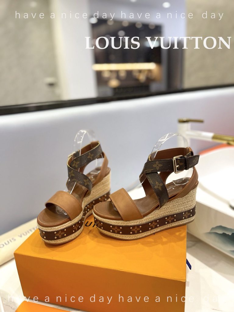 LouisVuitton　ルイヴィトン　ウェッジソール　サンダル　　厚底スリッパ　モノグラム　レディース　2色 - 画像 3