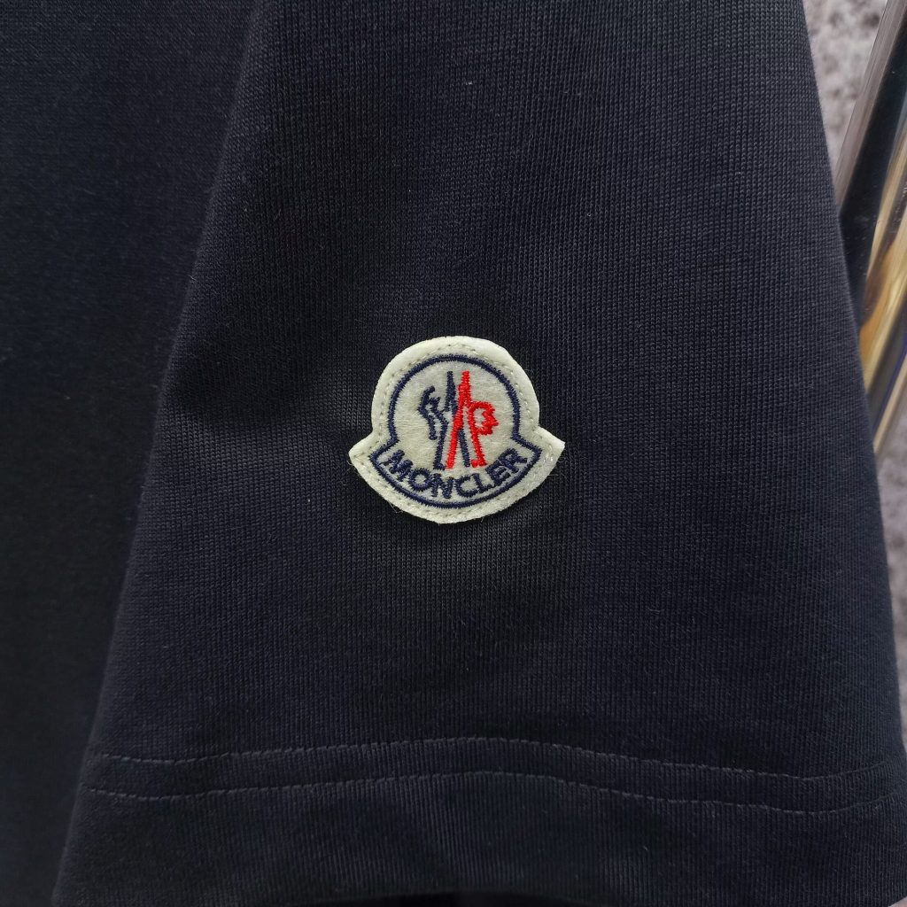 モンクレール　MONCLER　半袖シャツ　オシャレTシャツ　クルーネックシャツ　ブラック/ホワイト　男女兼用　カップルシャツ　 T-shirt　2色 - 画像 7