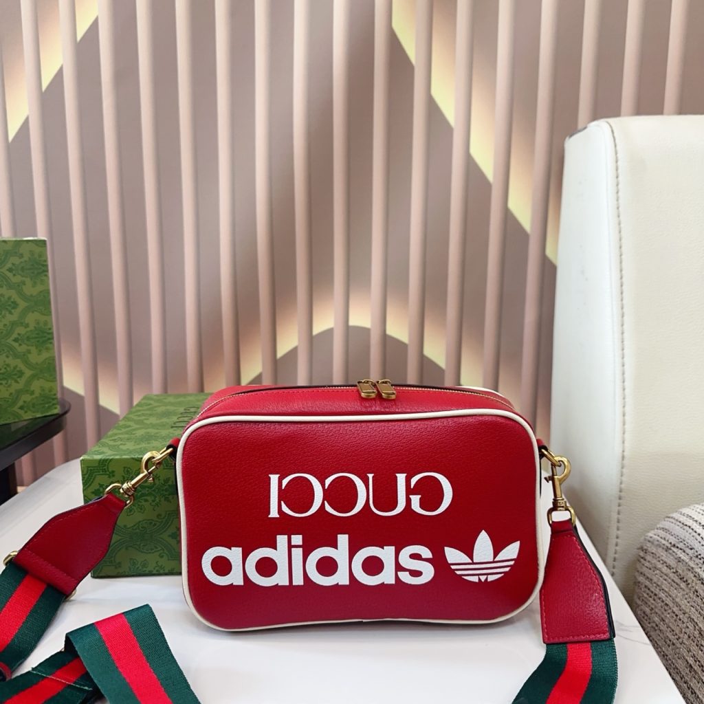 グッチ x アディダス　Gucci x adidas　ロゴ　小型ショルダーバッグ　コラボバック - 画像 5