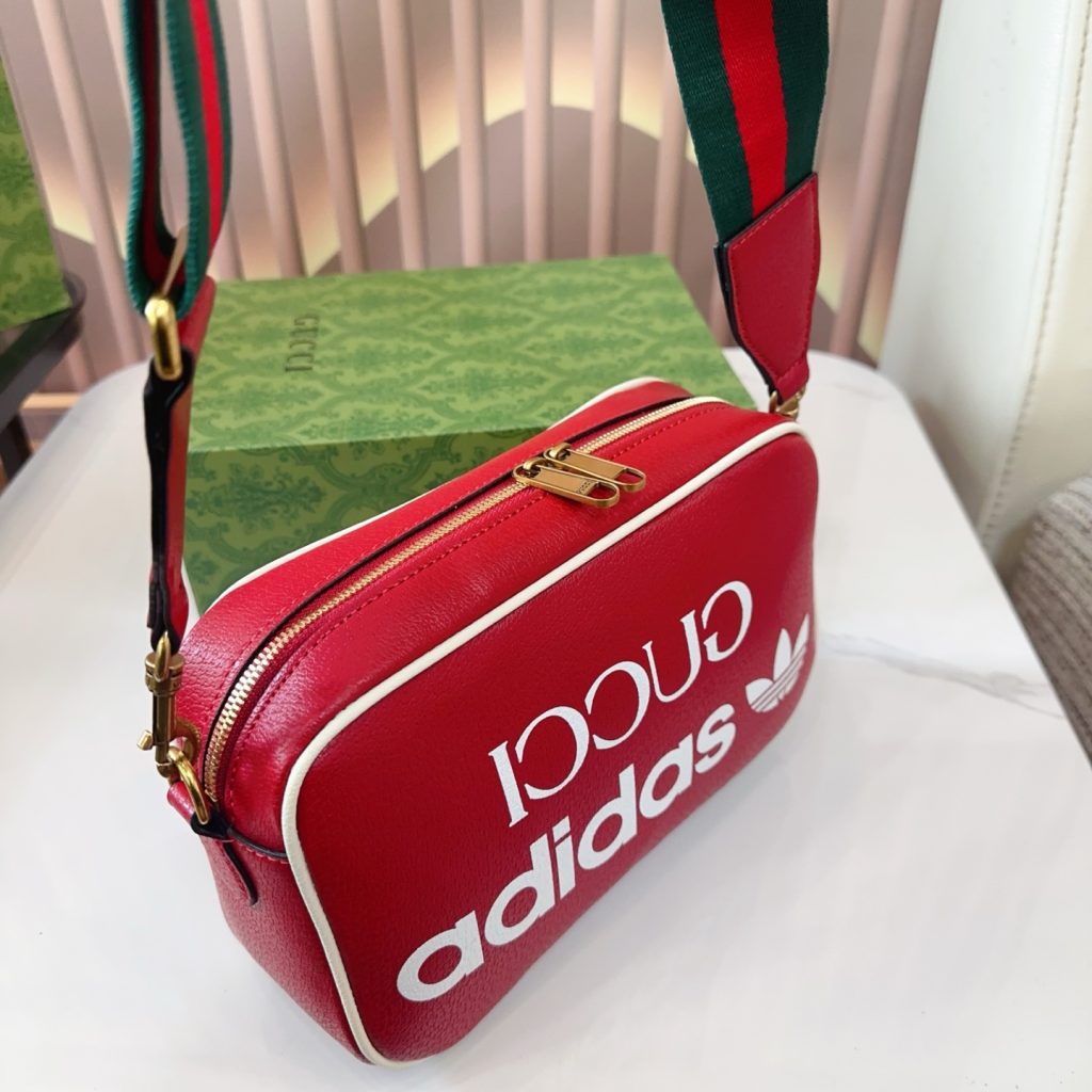 グッチ x アディダス　Gucci x adidas　ロゴ　小型ショルダーバッグ　コラボバック - 画像 6