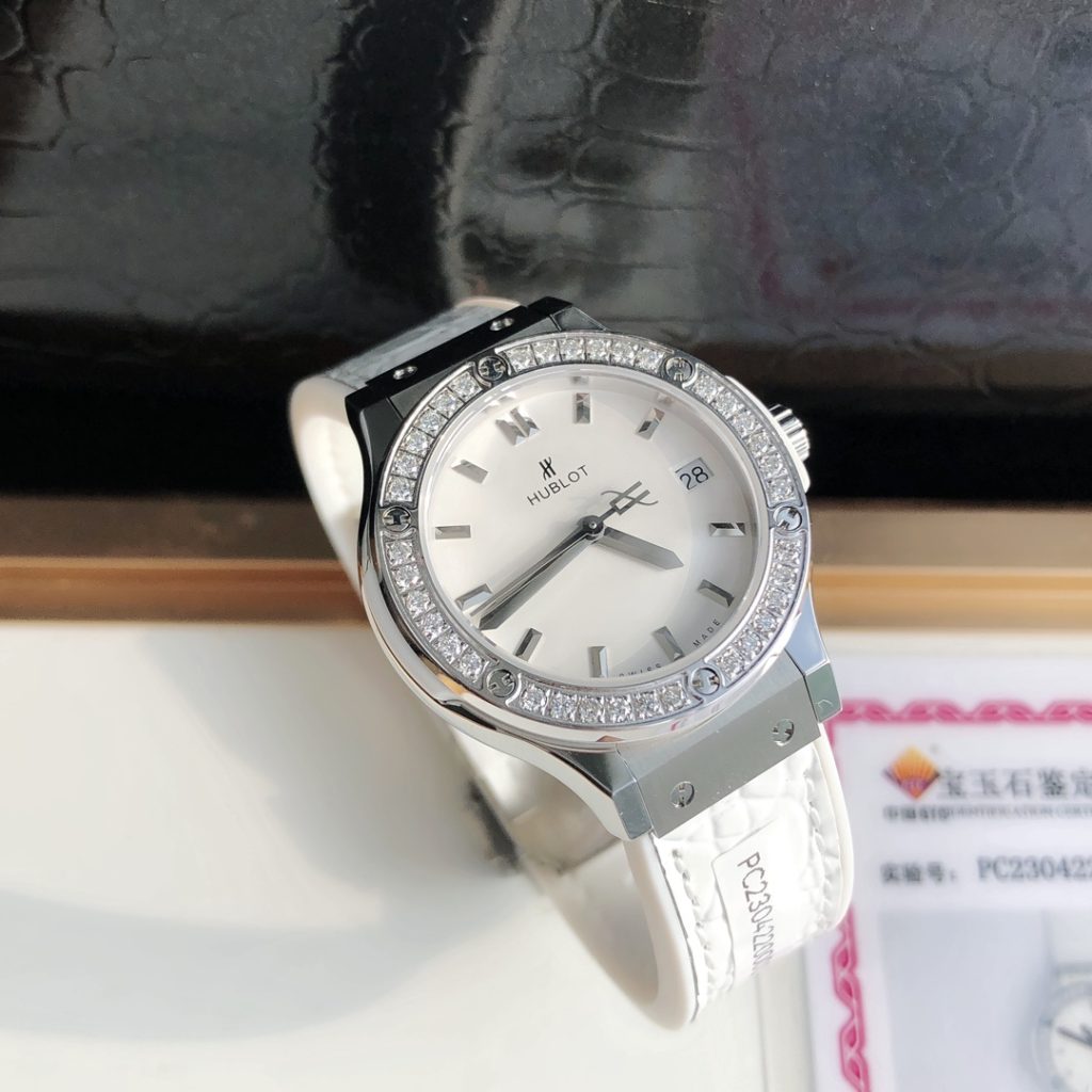 HUBLOT ユビキット タイプ4 腕時計 レディース ダイヤモンド ホワイト ブラック - 画像 4