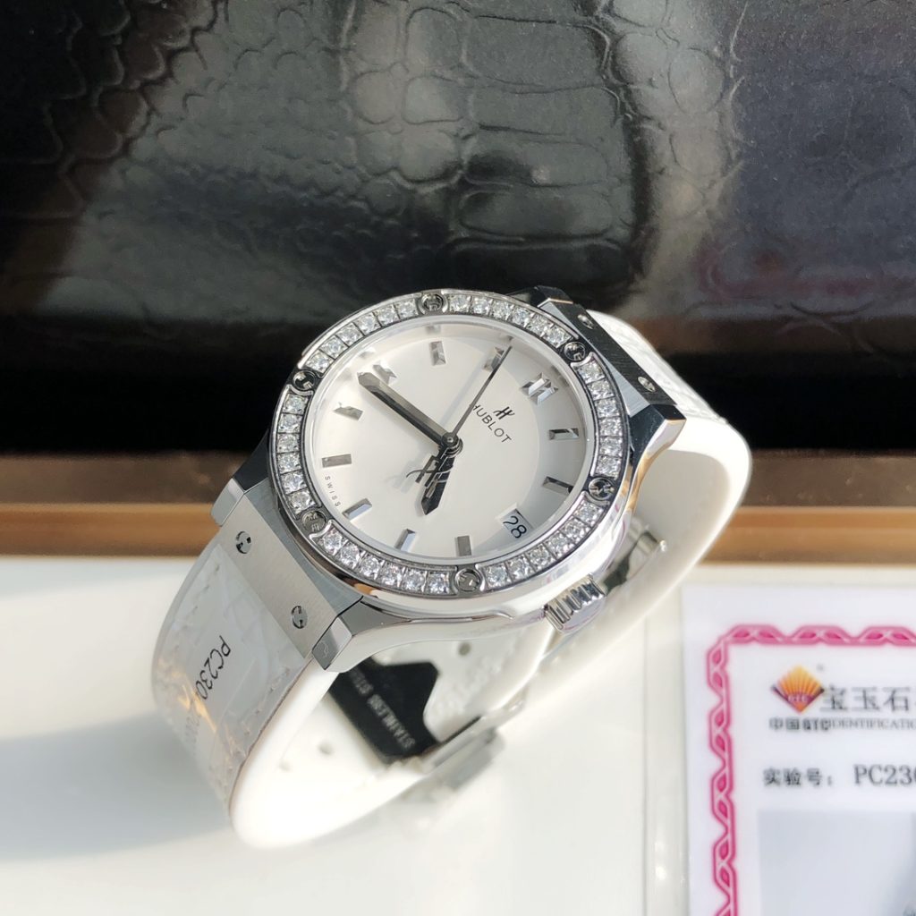 HUBLOT ユビキット タイプ4 腕時計 レディース ダイヤモンド ホワイト ブラック - 画像 5