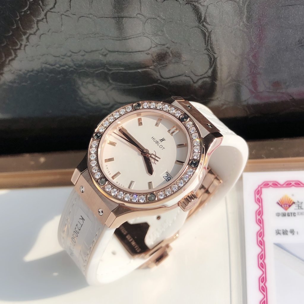 HUBLOT ハブロット 腕時計 レディース ダイヤモンド インデックス シリコンバンド ホワイト - 画像 5