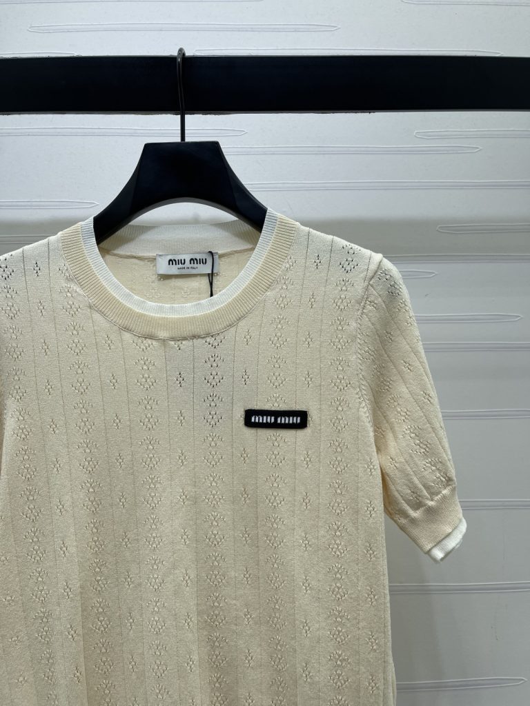MIU MIU ミウミウ ニット Tシャツ レディース 假两件 ロング丈 オープン編み ホワイト グリーン ブルー 全3色 - 画像 3