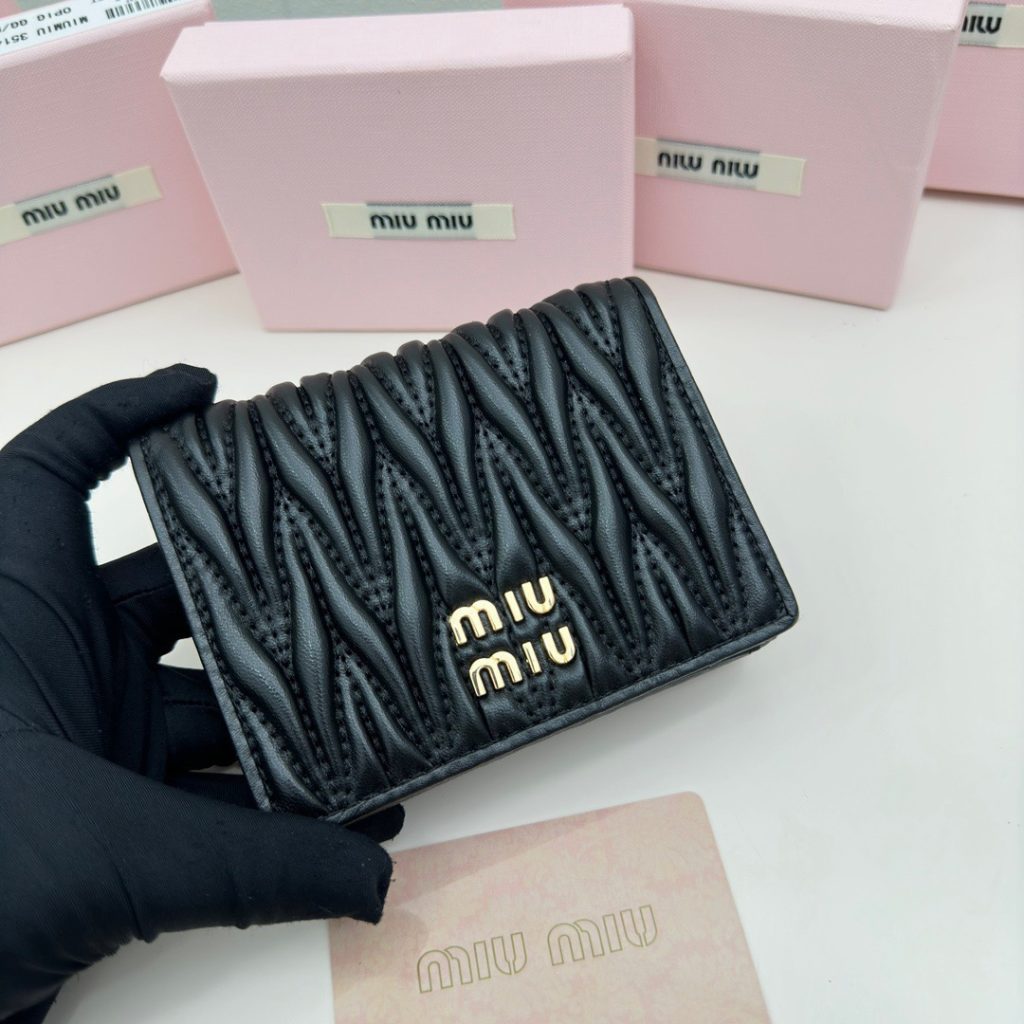 MIU MIU ミウミウ カードケース ミニ財布 フェイクレザー クロスステッチ - 画像 4
