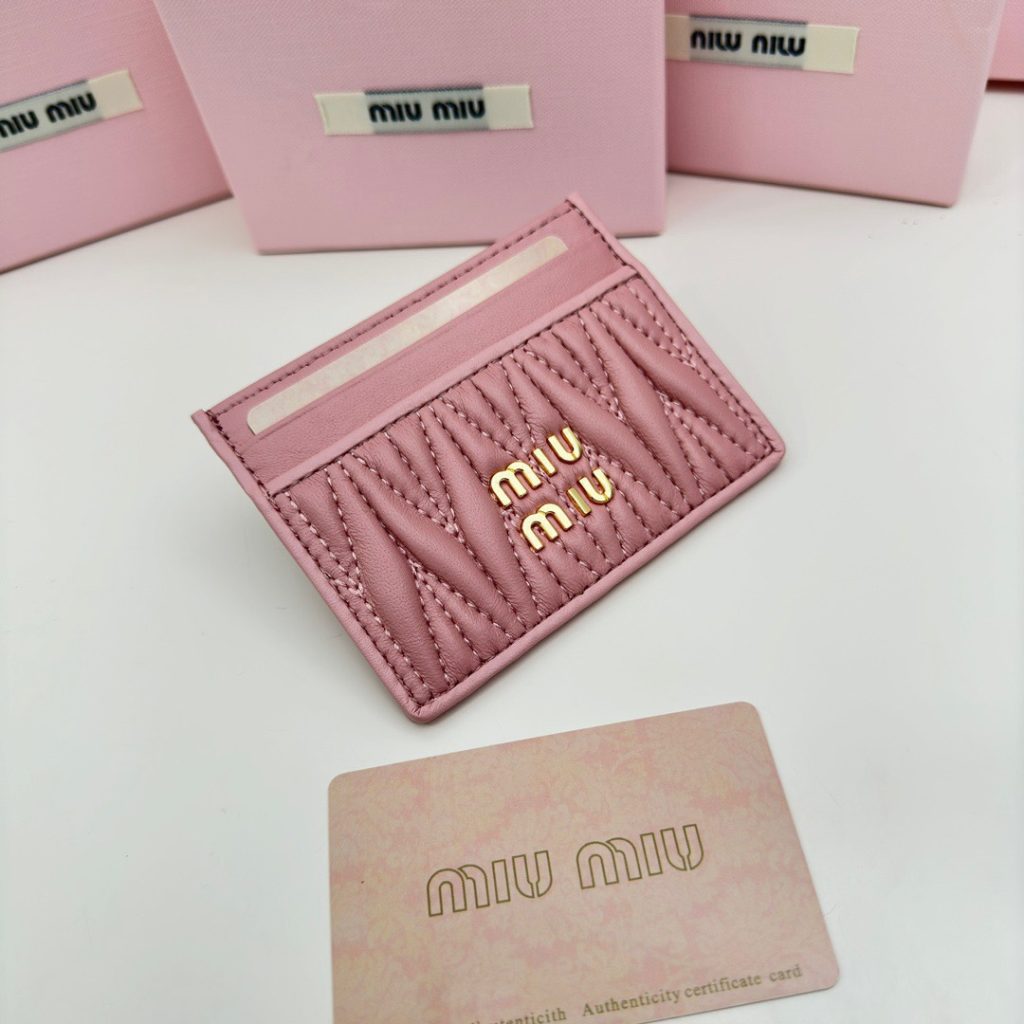 Miu Miu ミュウミュ 本革 カードケース ファインレザー マイクロカードホルダー ピンク - 画像 2