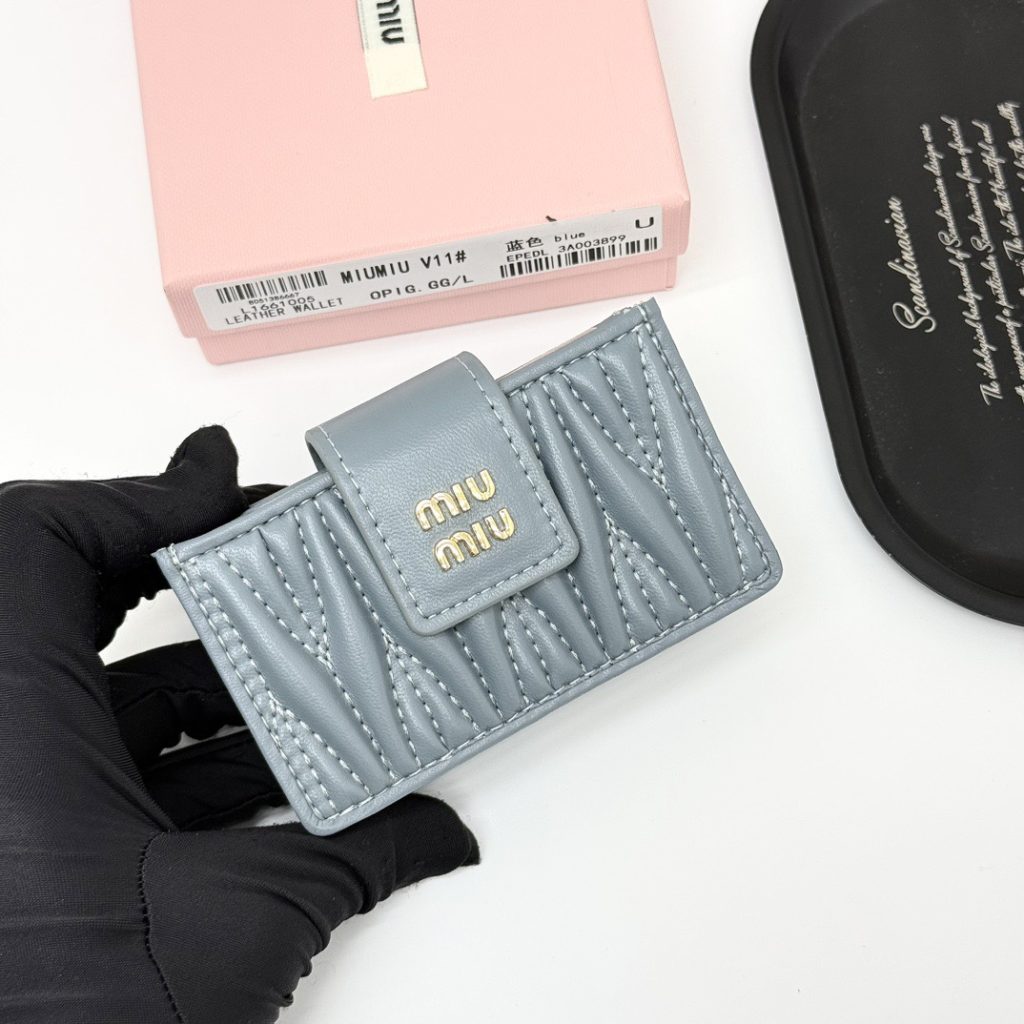Miu Miu ミュウミュウ カードケース 風琴折り ブルーグレー 全3色 - 画像 2