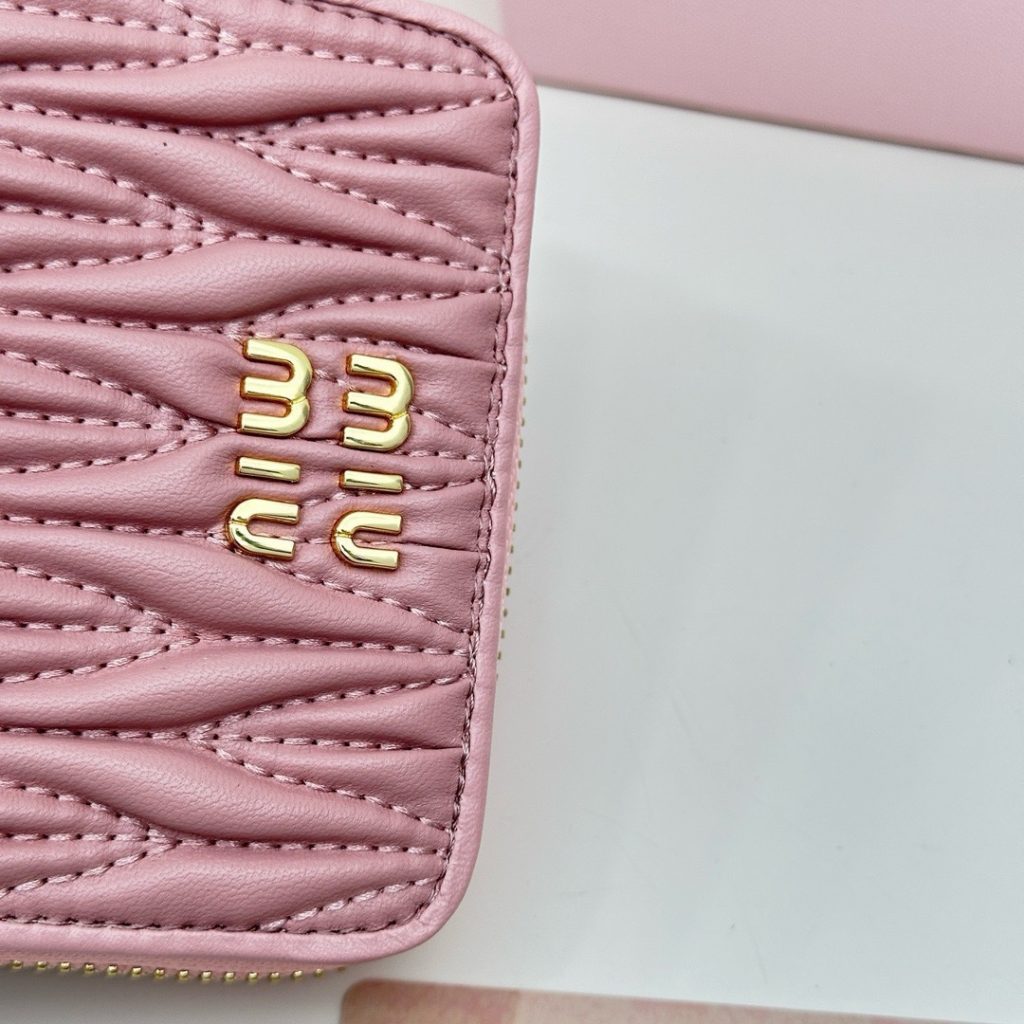 MIU MIU ミュウミュウ 小銭入れ ミニ財布 ミニウォレット ピンク 黒 藍 全3色展開 - 画像 5
