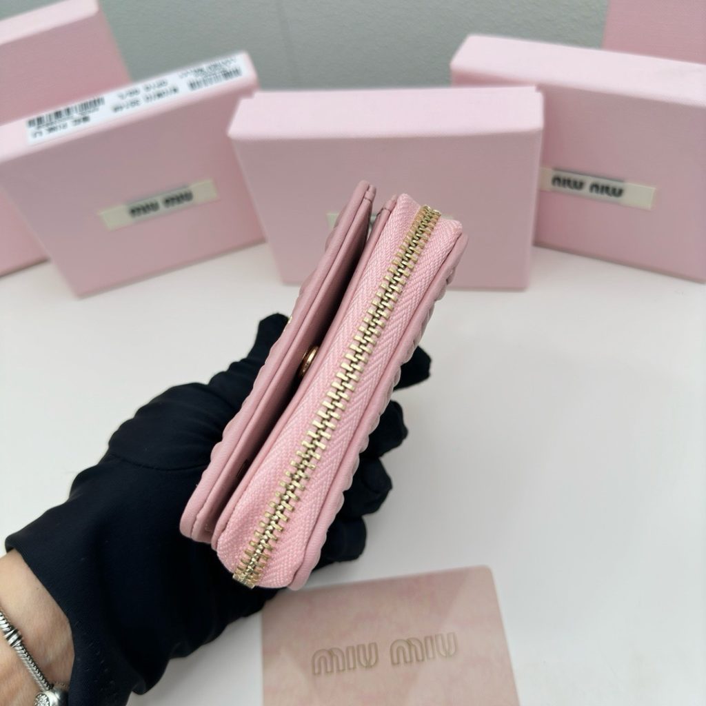 MIU MIU ミュウミュウ 小銭入れ ミニ財布 ミニウォレット ピンク 黒 藍 全3色展開 - 画像 6