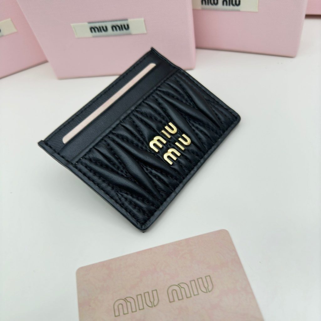 Miu Miu ミウミウ カードケース ファスナーレザー 本革仕様 黒 - 画像 2