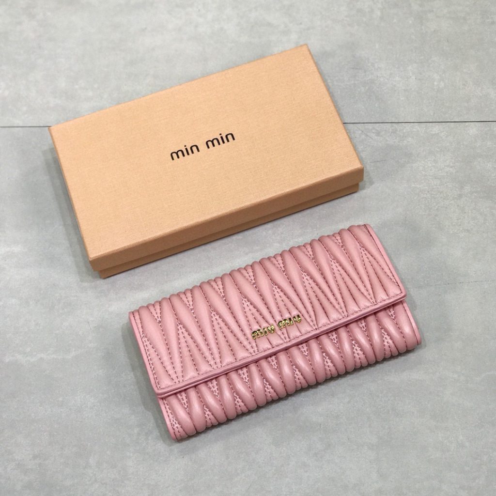 Miu Miu ミュウミュウ 長財布 ロングウォレット ミニ ミニ財布 ピンク - 画像 2