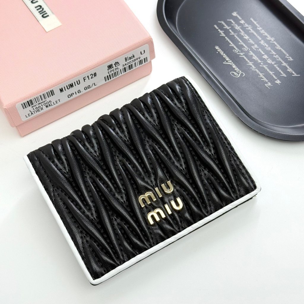 MIU MIU ミウミウ カードケース ミニ財布 ファイブカーブ 4色展開 - 画像 5