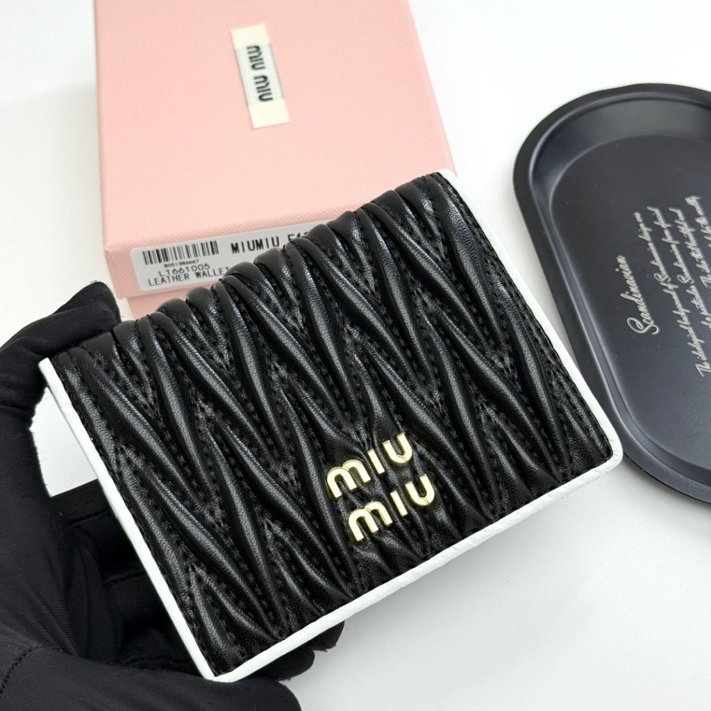 MIU MIU ミウミウ カードケース ミニ財布 ファイブカーブ 4色展開 - 画像 6