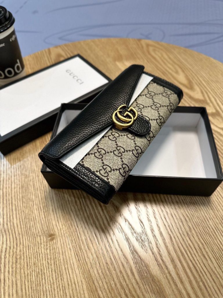 GUCCI グッチ 2つ折り財布 ロゴ柄 黒 19x10cm - 画像 2